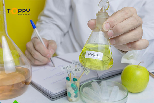 Axit nitric – Khái niệm, tính chất vật lý, hóa học và ứng dụng