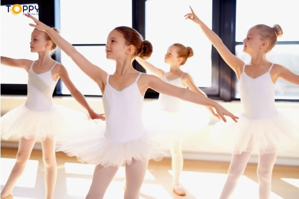 Lớp múa là lớp dành được rất nhiều sự tình cảm từ các bé gái.