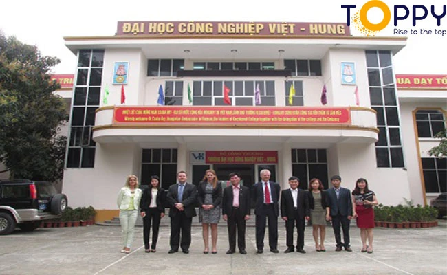 Giảng viên Đại học Công nghiệp Việt Hung