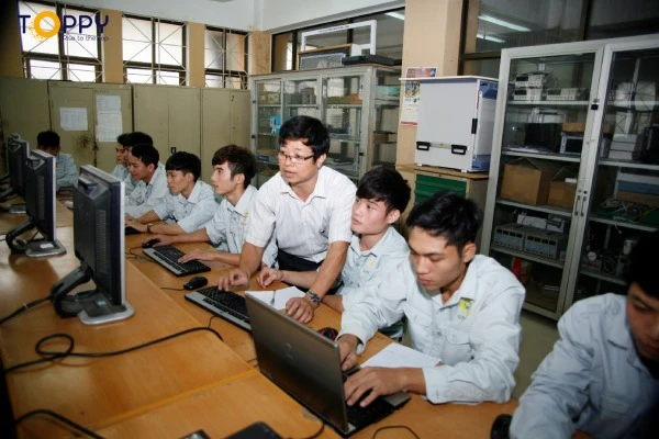 Trọng điểm đào tạo của Đại học Sư phạm Kỹ thuật Hưng Yên là các ngành công nghệ, kỹ thuật