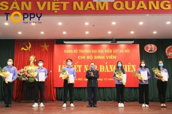 Lễ kết nạp Đảng viên cho sinh viên ưu tú