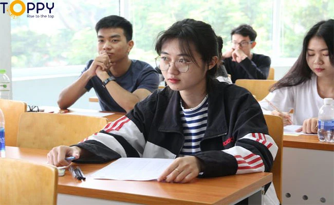 Nhiều học sinh muốn vào học viện Thanh thiếu niên Việt Nam